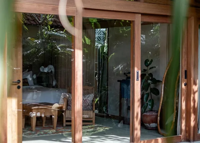 Masa Kini 3 Bedroom Family Friendly With Pool Walking Distance To